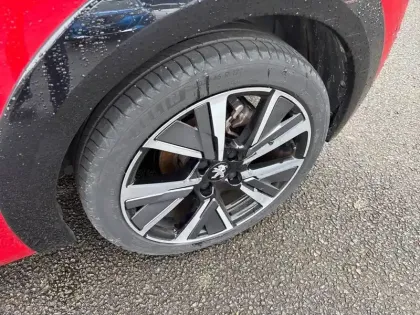 Photo 12 Peugeot 208 Gén. II Ph1 NG GT 5