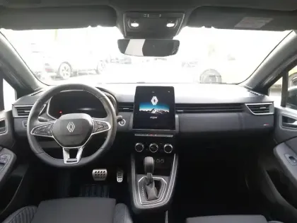 Photo 9 Renault Clio  E-Tech full hybrid 145 ch GSR2