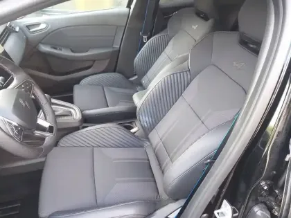 Photo 8 Renault Clio  E-Tech full hybrid 145 ch GSR2