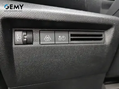 Photo 80 Citroën C4 e- 136 ch Automatique