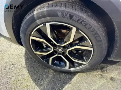 Photo 10 Citroën C4 e- 136 ch Automatique