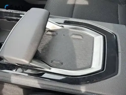 Photo 29 Renault Espace  E-Tech full hybrid 200 GSR2