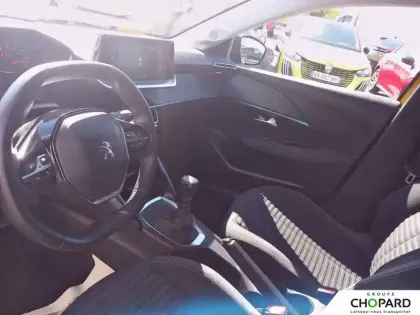 Photo 65 Peugeot 208  PureTech 100 S&S BVM6