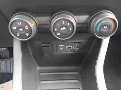 Photo 27 Renault Clio  SOCIETE BLUE DCI 85