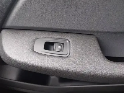 Photo 19 Renault Clio  SOCIETE BLUE DCI 85