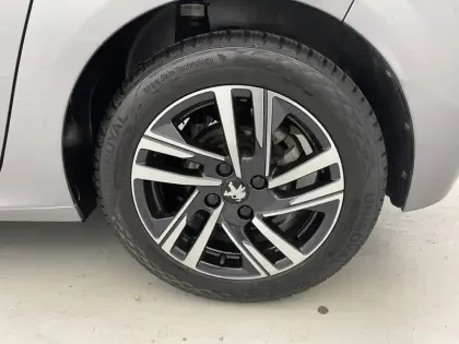 Photo 15 Peugeot 208  PureTech 100 S&S EAT8