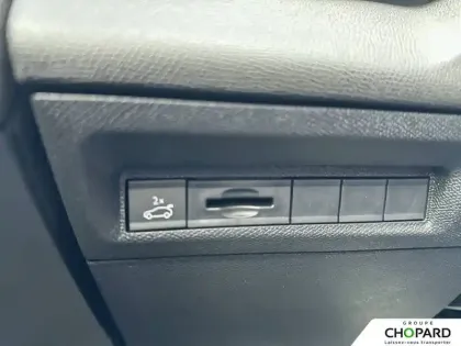 Photo 18 Peugeot 408  Hybrid 145 e-DCS6