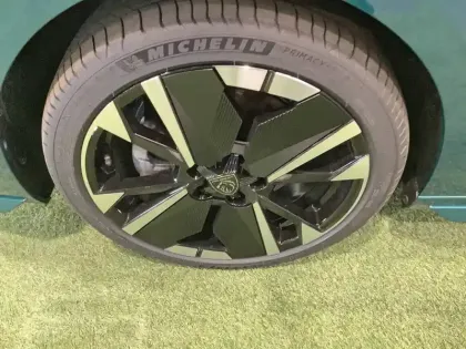 Photo 37 Peugeot 308  Hybrid 145 e-DCS6