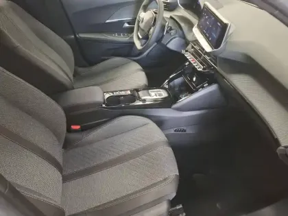 Photo 27 Peugeot 2008  Hybrid 145 e-DCS6