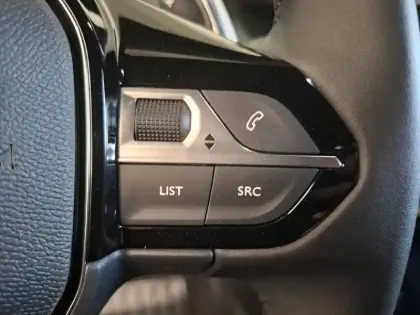 Photo 14 Peugeot 2008  Hybrid 145 e-DCS6