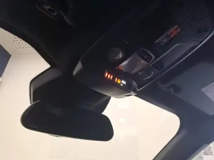 Photo 21 Peugeot 2008  Hybrid 145 e-DCS6