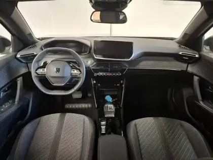 Photo 8 Peugeot 2008  Hybrid 145 e-DCS6