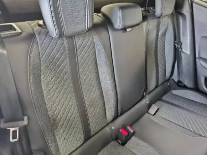 Photo 28 Peugeot 2008  Hybrid 145 e-DCS6