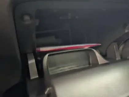 Photo 23 Peugeot 2008  Hybrid 145 e-DCS6