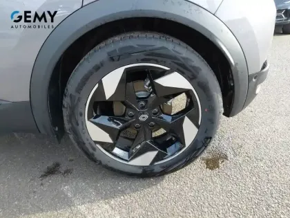 Photo 10 Renault Captur  E-Tech full hybrid 145 ch