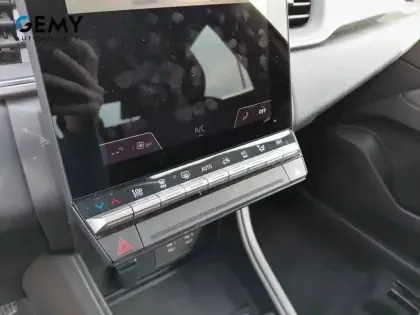 Photo 29 Renault Captur  E-Tech full hybrid 145 ch