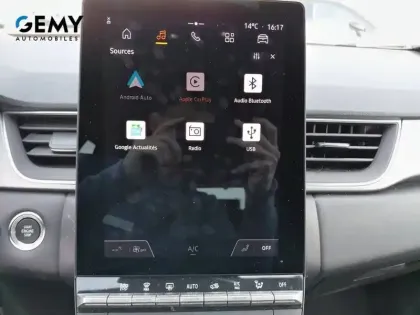 Photo 21 Renault Captur  E-Tech full hybrid 145 ch