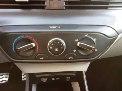 Photo 54 Hyundai Bayon  1.0 T-GDi 100 DCT-7