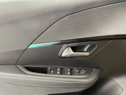 Photo 56 Peugeot 208 Gén. II Ph1 NG Allure Business 5