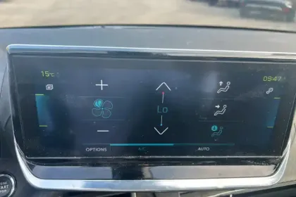 Photo 20 Peugeot 208  Electrique 50 kWh 136ch