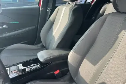 Photo 8 Peugeot 208  Electrique 50 kWh 136ch