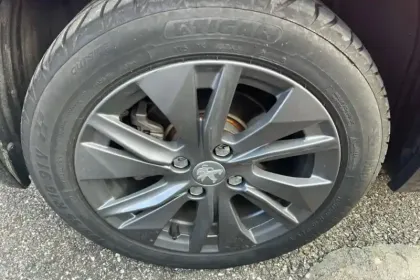 Photo 13 Peugeot 208  Electrique 50 kWh 136ch