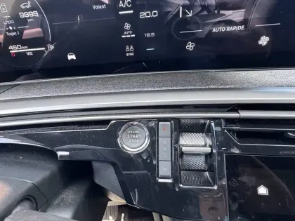 Photo 22 Peugeot 3008  Hybrid 136 e-DCS6