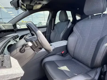 Photo 8 Peugeot 3008  Hybrid 136 e-DCS6