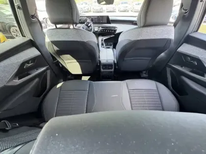 Photo 40 Peugeot 3008  Hybrid 136 e-DCS6