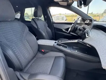 Photo 12 Peugeot 3008  Hybrid 136 e-DCS6