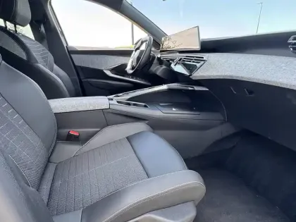 Photo 11 Peugeot 3008  Hybrid 136 e-DCS6