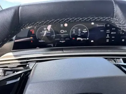 Photo 17 Peugeot 3008  Hybrid 136 e-DCS6