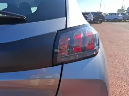 Photo 64 Peugeot 208  PureTech 75 S&S BVM5