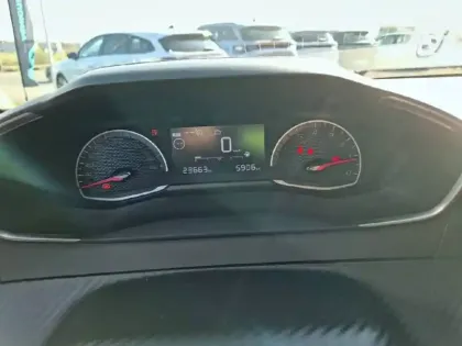 Photo 33 Peugeot 208 Gén. II Ph1 NG Like 5