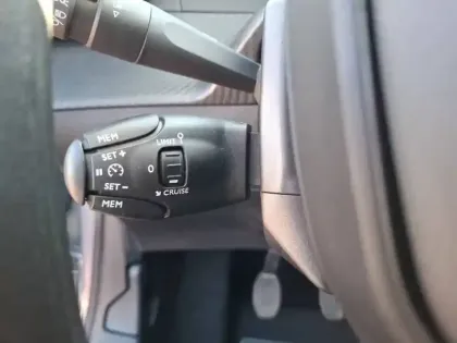 Photo 42 Peugeot 208 Gén. II Ph1 NG Like 5