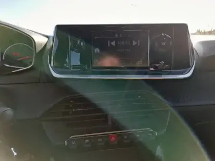 Photo 21 Peugeot 208  PureTech 75 S&S BVM5