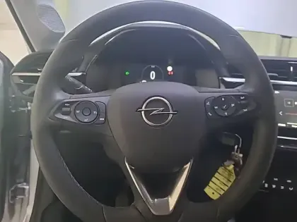 Photo 8 Opel Corsa  1.2 Turbo 100 ch BVM6