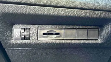 Photo 61 Peugeot 308  SW Hybrid 145 e-DCS6