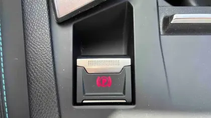 Photo 27 Peugeot 308  SW Hybrid 145 e-DCS6