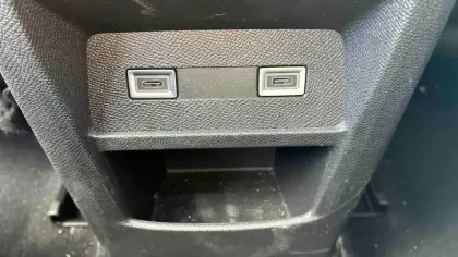 Photo 37 Peugeot 308  SW Hybrid 145 e-DCS6