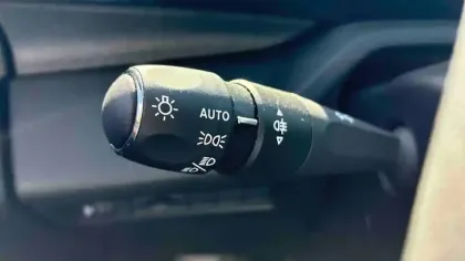 Photo 100 Peugeot 308  SW Hybrid 145 e-DCS6