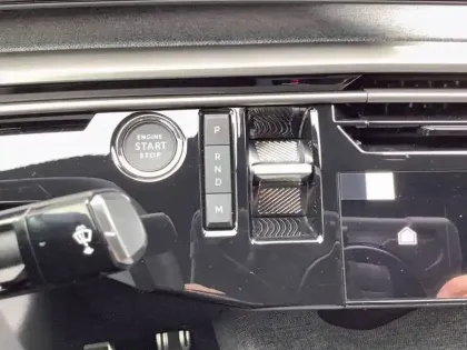 Photo 36 Peugeot 3008  Hybrid 145 e-DCS6