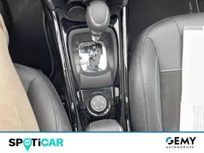 Photo 37 Peugeot 2008  PureTech 110ch S&S EAT6