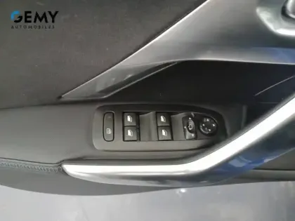 Photo 55 Peugeot 2008  PureTech 110ch S&S EAT6