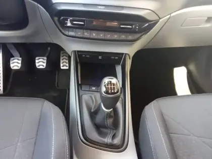 Photo 43 Hyundai Bayon  1.0 T-GDi 100 Hybrid 48V