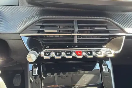 Photo 27 Peugeot 208 Gén. II Ph2 Allure 5