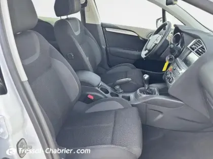 Photo 23 Citroën C4  BlueHDi 100 BVM Millenium