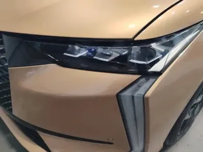 Photo 13 DS DS 4  Hybride E-Tense 225 EAT8 Performance Line+