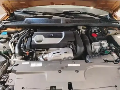 Photo 6 DS DS 4  Hybride E-Tense 225 EAT8 Performance Line+