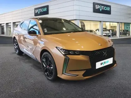 Photo 28 DS DS 4  Hybride E-Tense 225 EAT8 Performance Line+